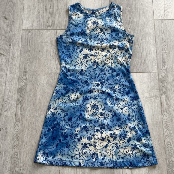 Blue and white floral sundress - Picture 2 of 9